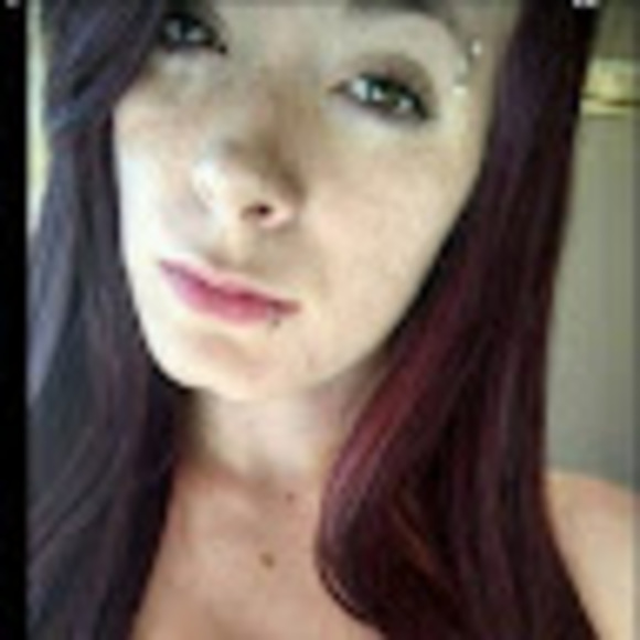 Meet your Posher, Danielle - Picture 1 of 1